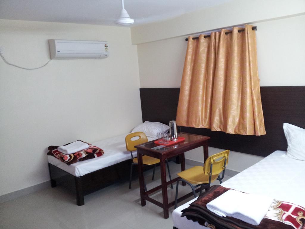 Kanha Grand Hotel *