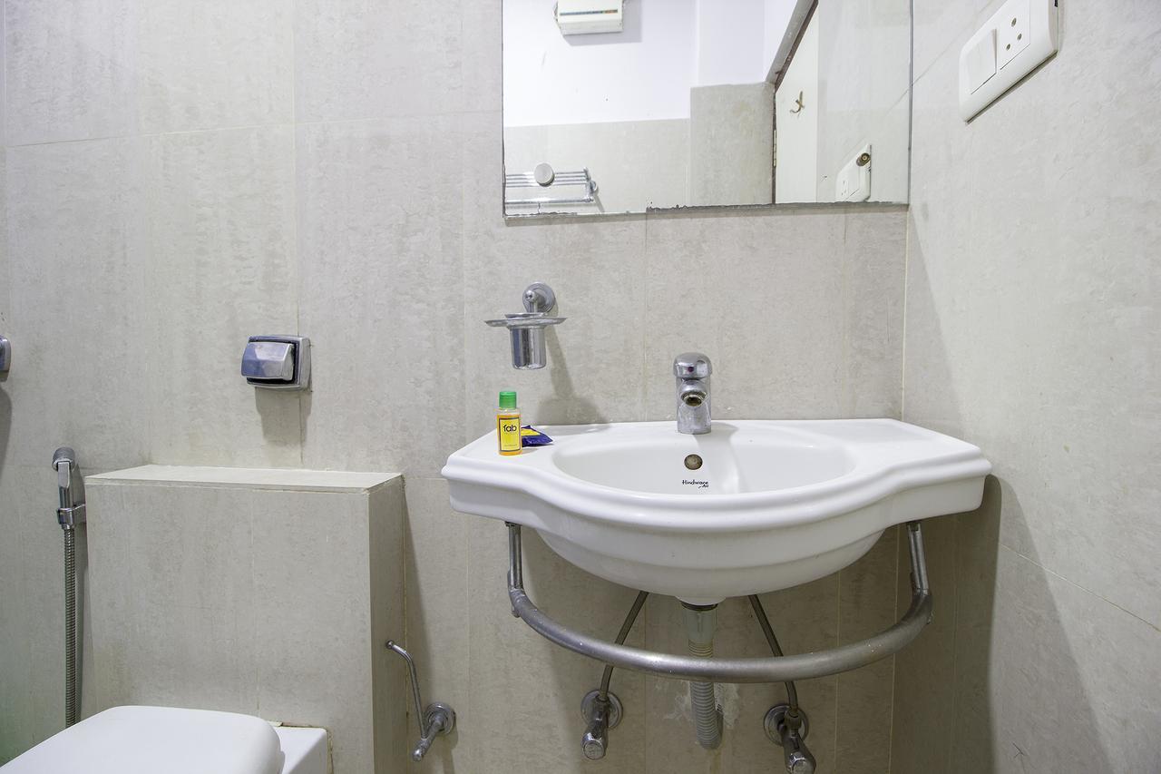 Fabhotel Prowell Caprock Hitech 3*