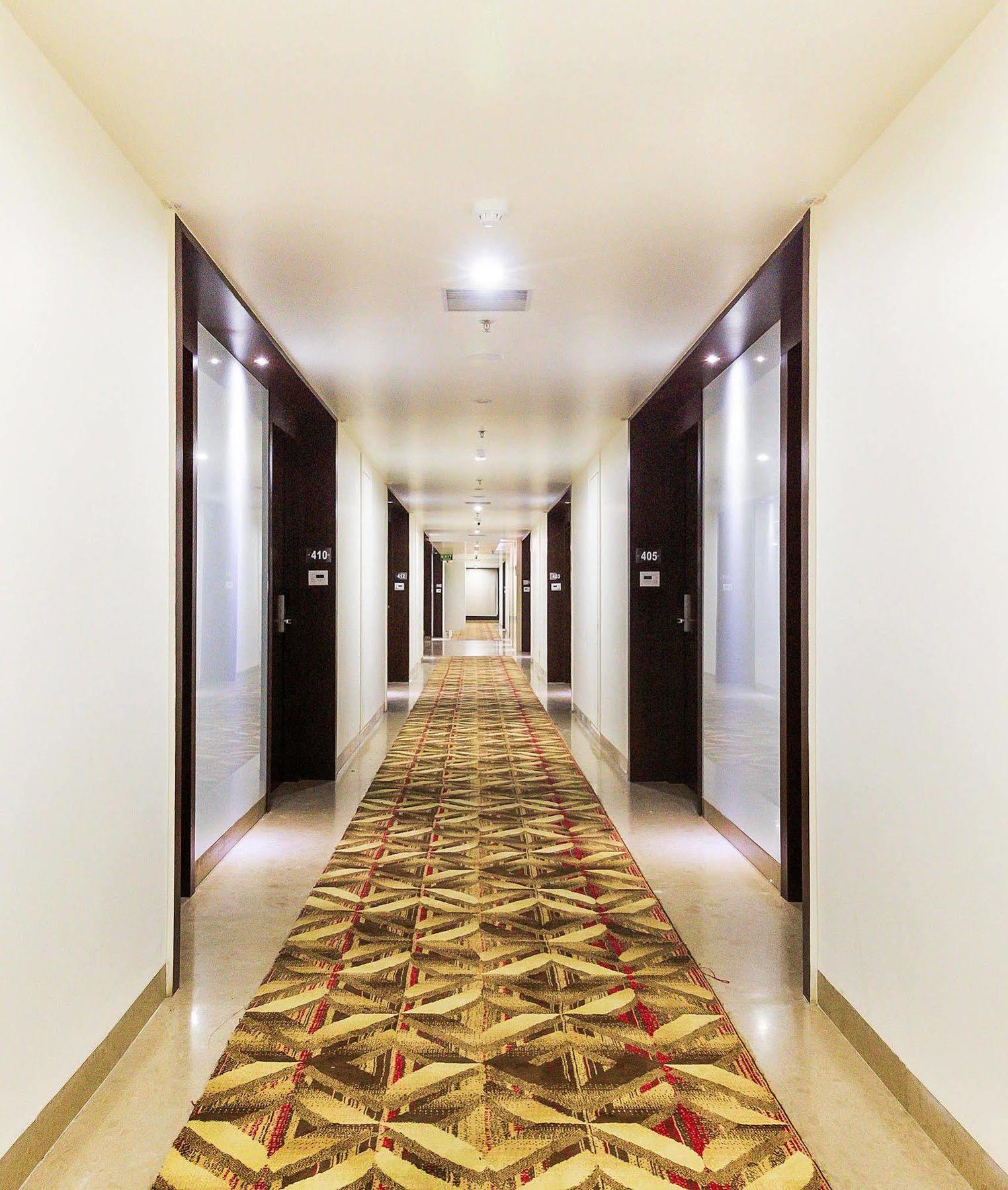 Zo Lakdi Ka Pul X Road Hotel Hyderabad