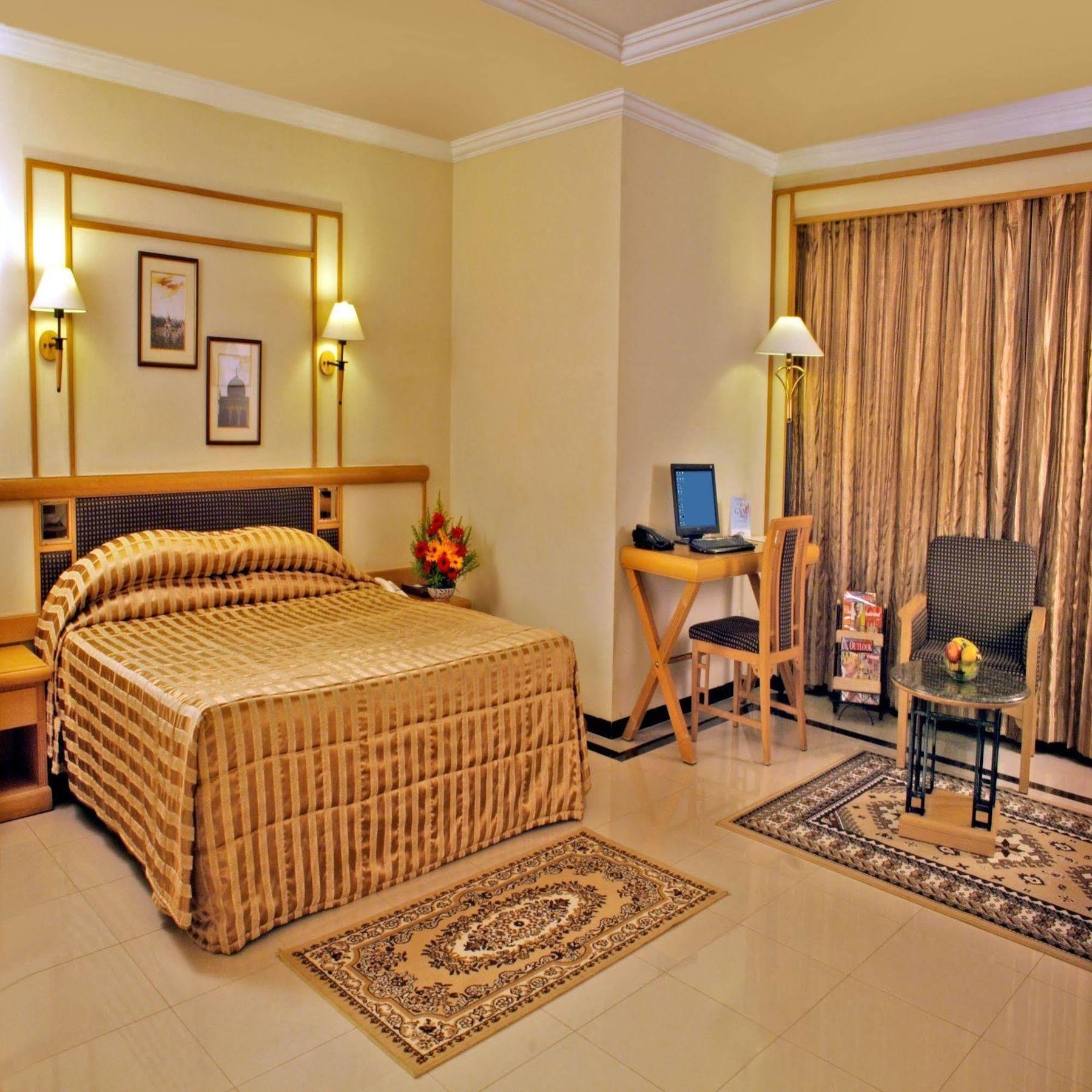 Hotel Aditya Park-a Sarovar Portico