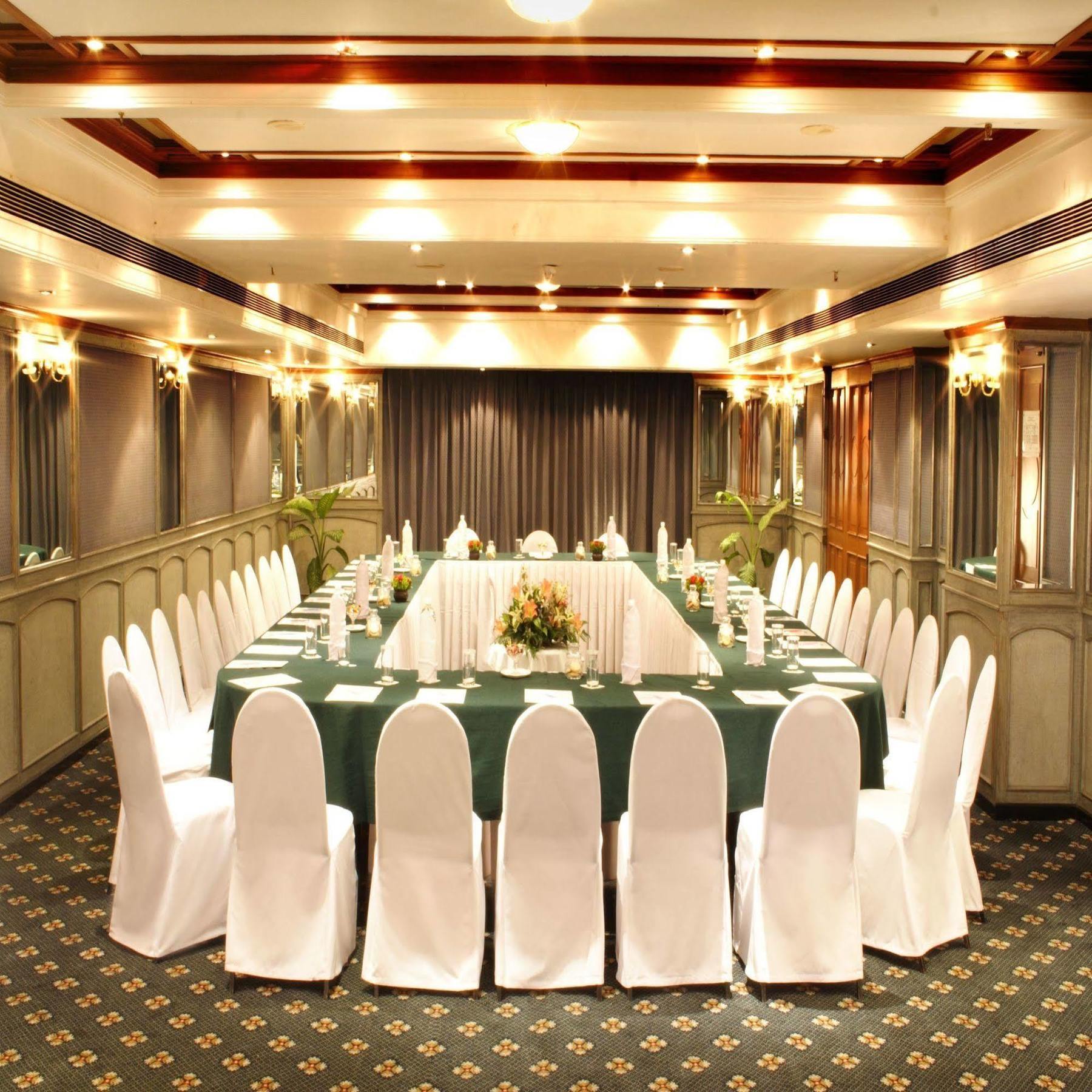 Aditya Park-a Sarovar Portico Hotel