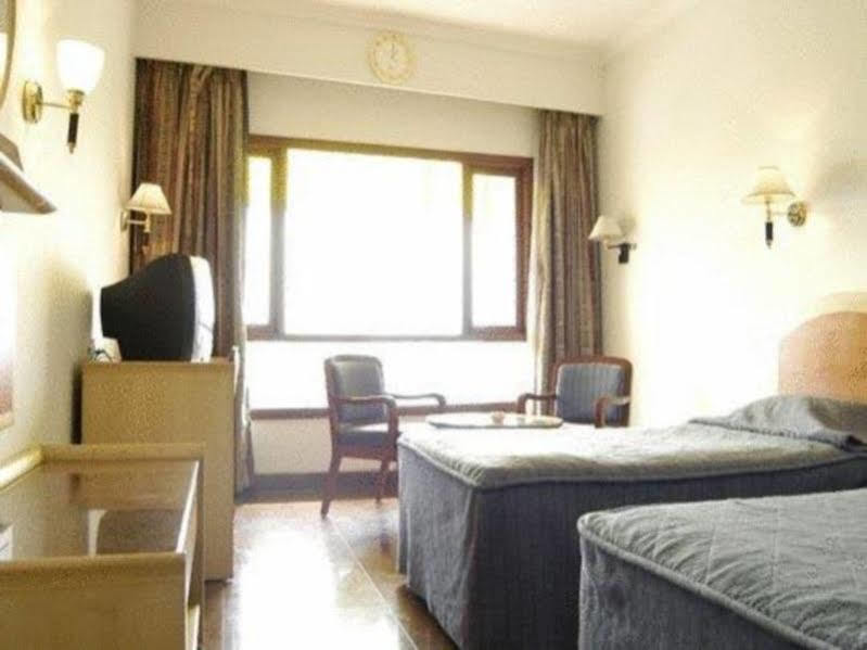 Kamat Lingapur 2*