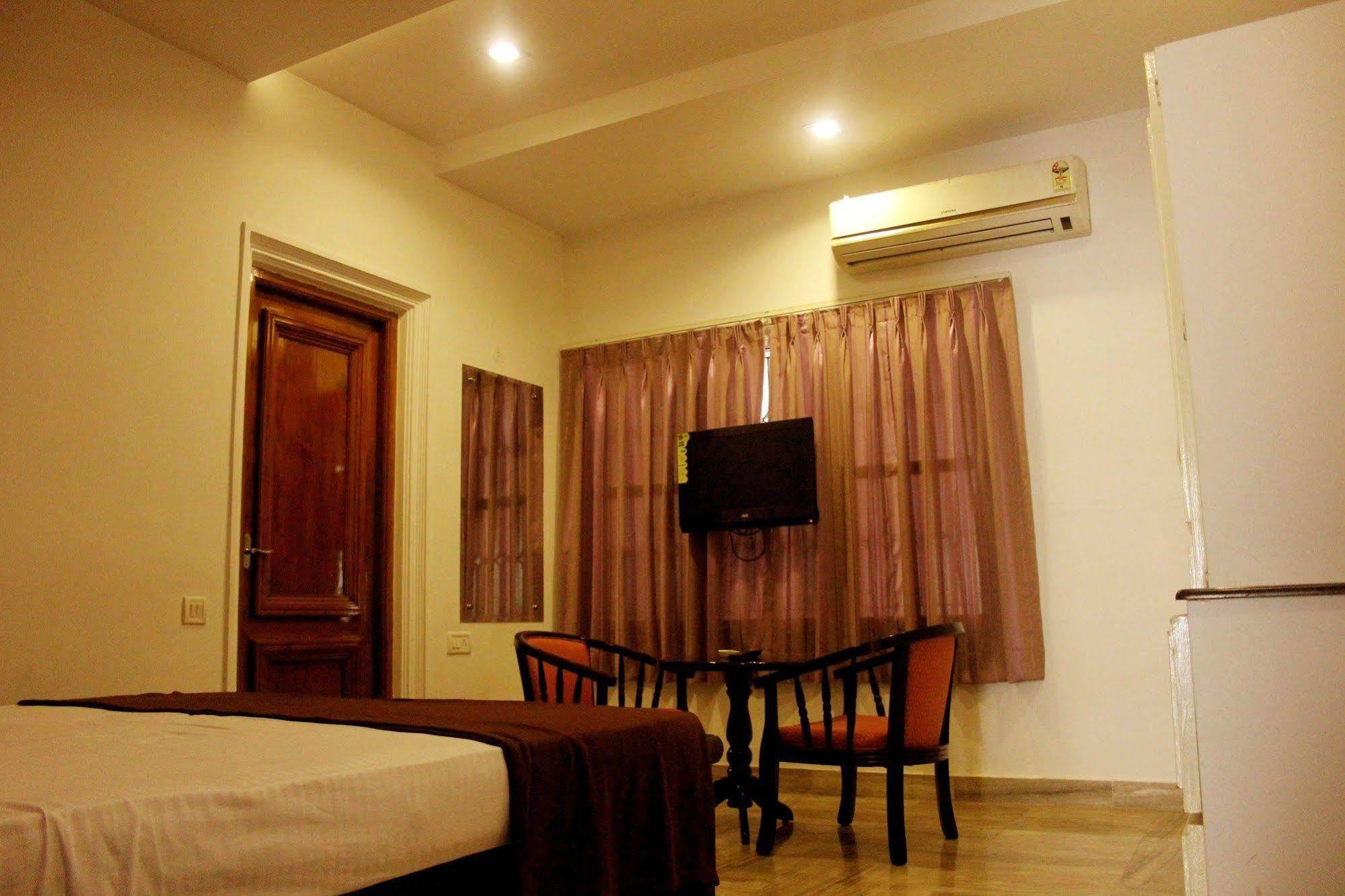 Hotel The Nest 2*