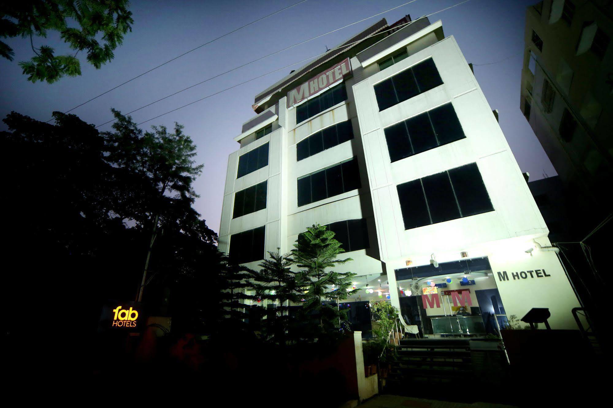 Vaccinated Staff - Capital O 18592 M Hotel 3*