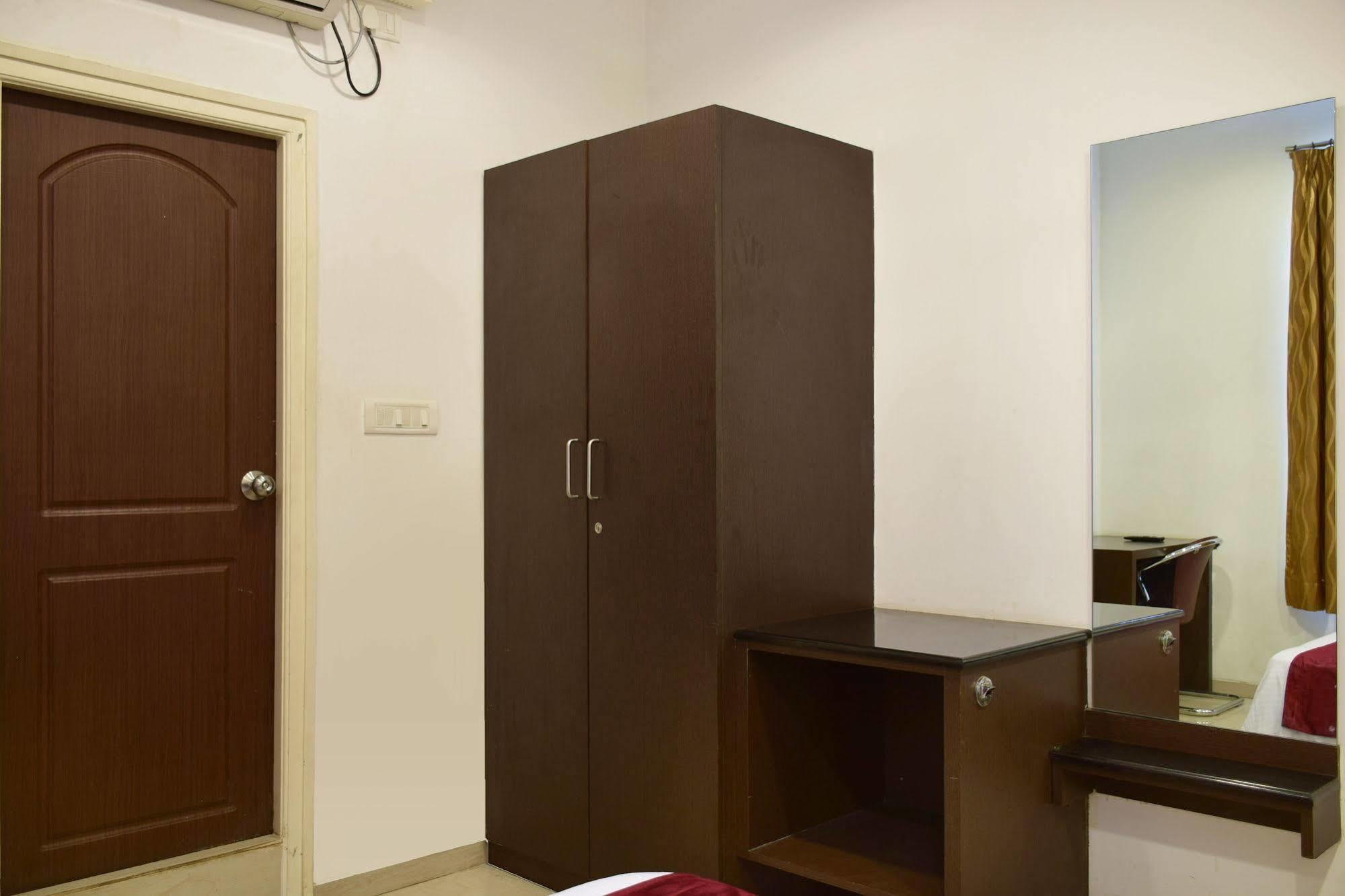 Zo Sr Nagar Hotel 3*