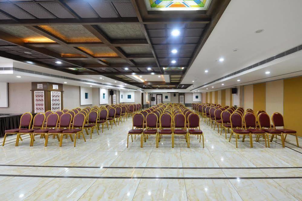 Oyo Premium Kothapet Hotel