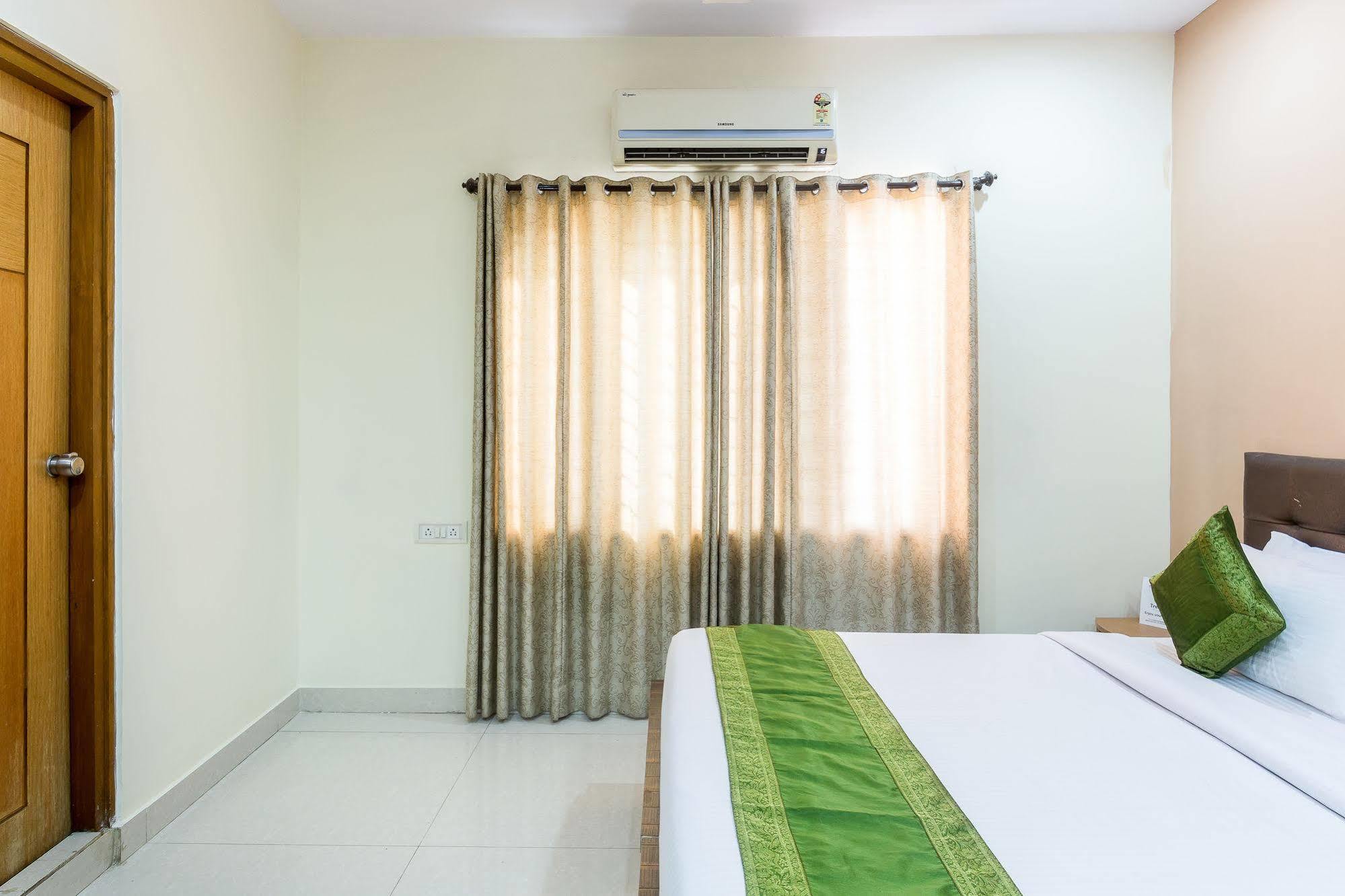 Hotel Treebo Pavan 2*