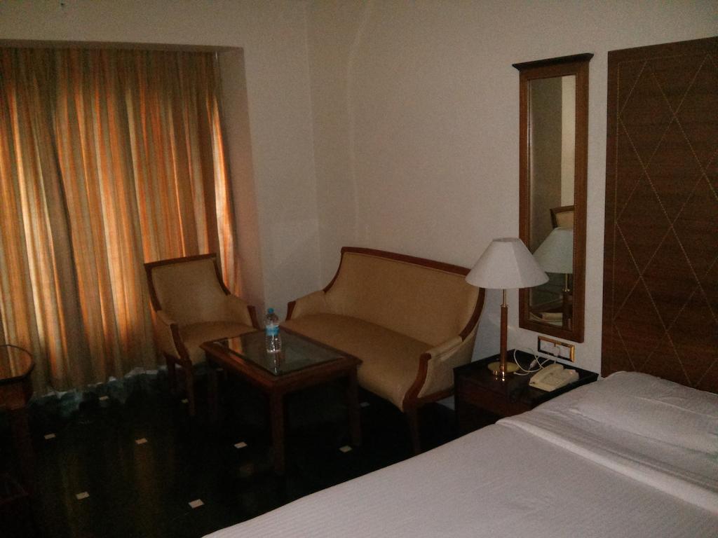 Kamat Lingapur 2*