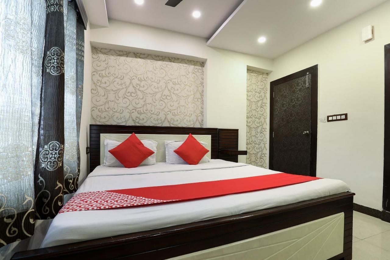 Hotel Grand Sandarshini 3*