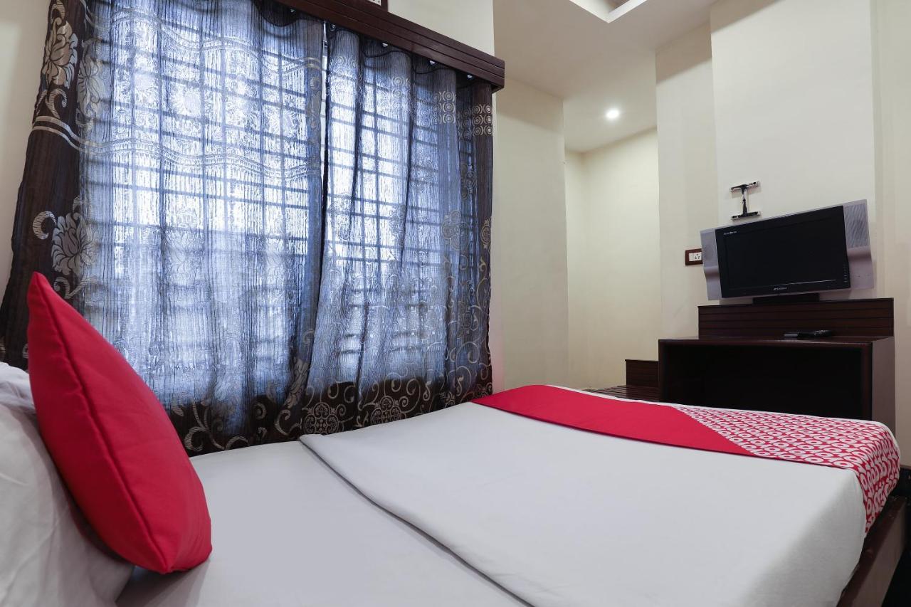 Hotel Grand Sandarshini 3*