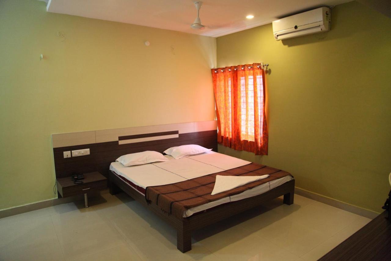 Everest Hotel