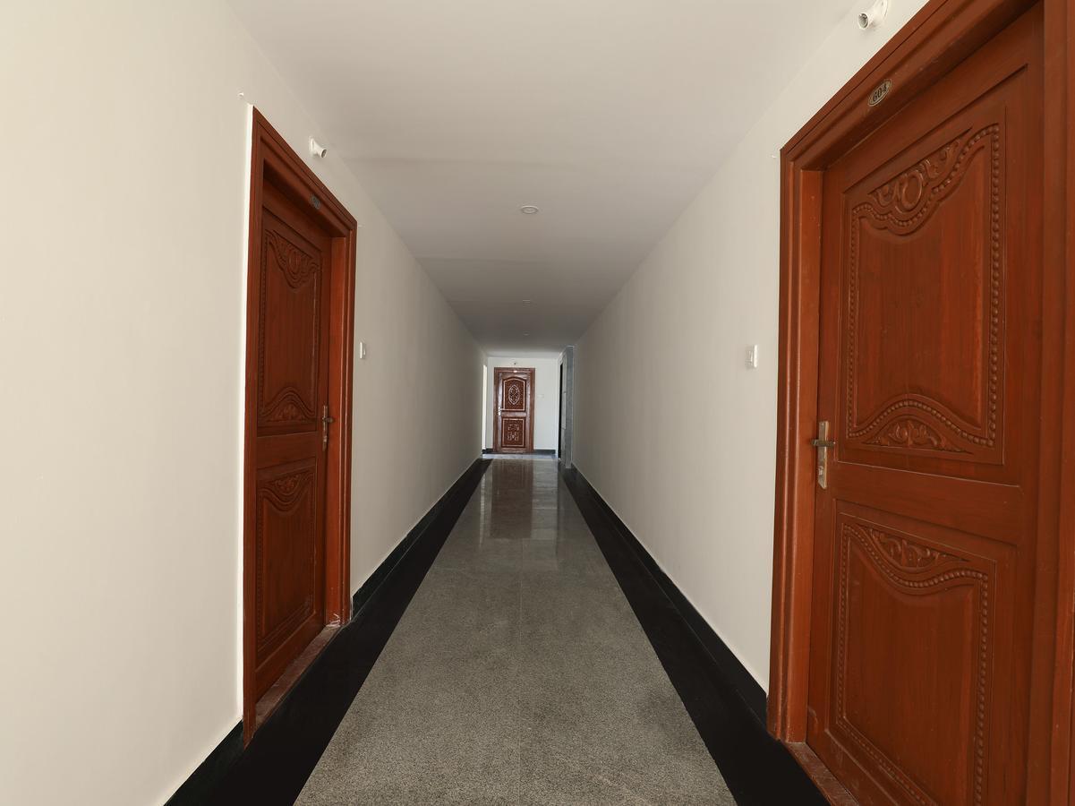 Oyo 28765 Stone Hotel 3*
