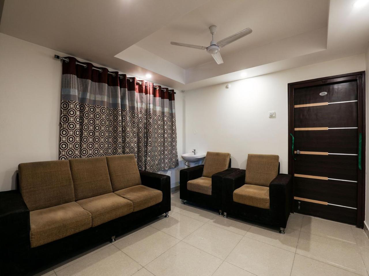 Oyo 28765 Stone Hotel