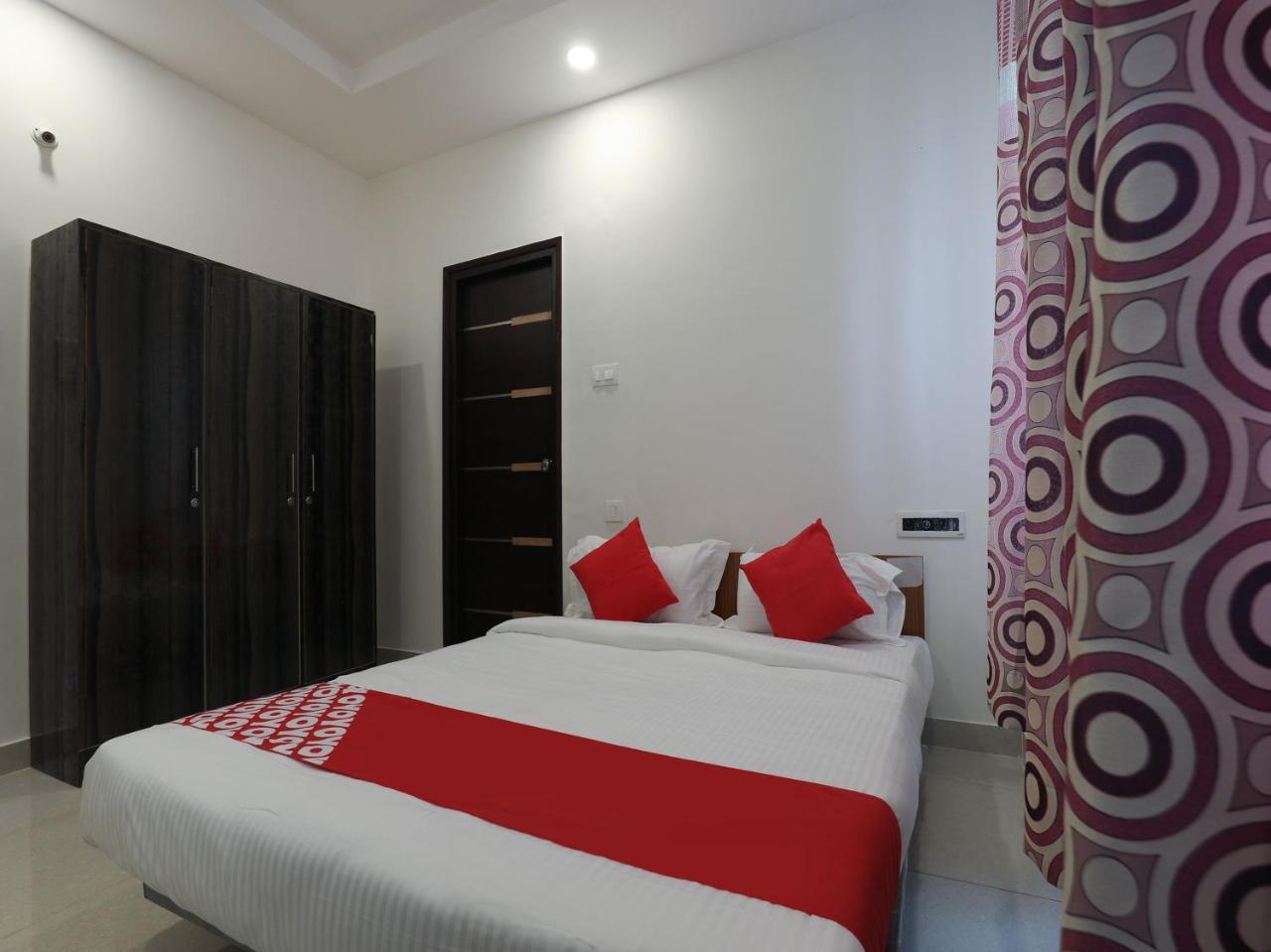 Oyo 28765 Stone Hyderabad