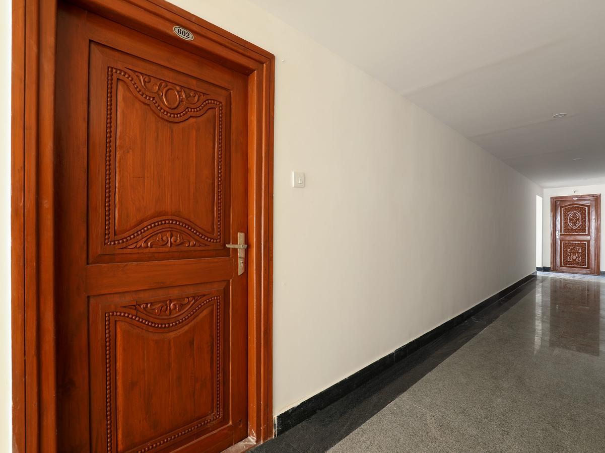 Oyo 28765 Stone Hotel