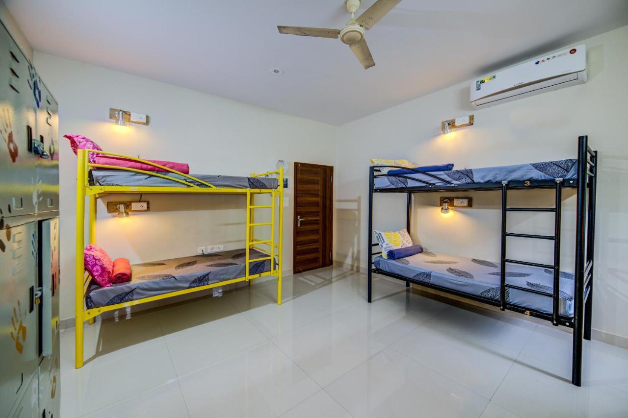 Beehive Commune Hostel