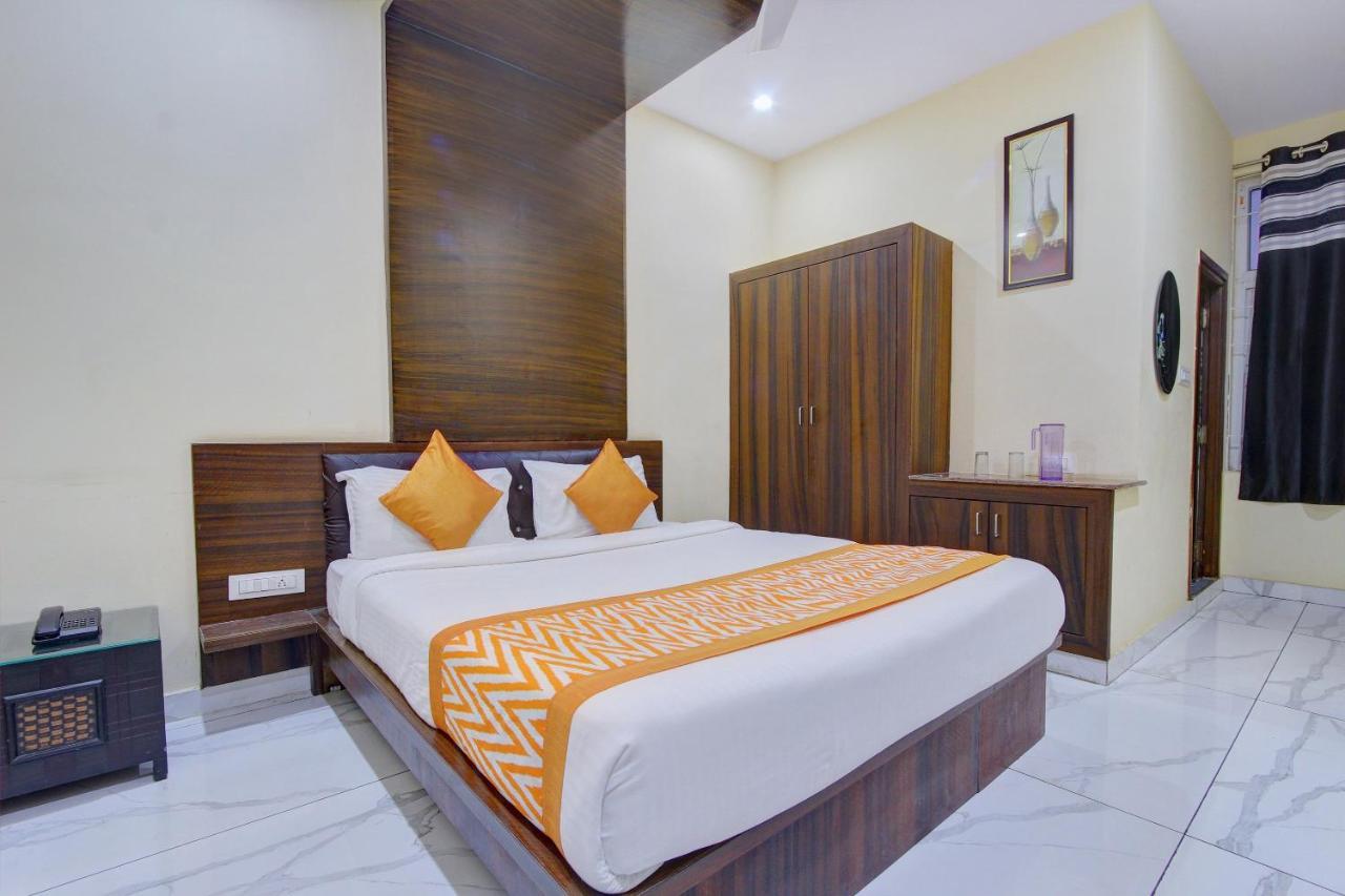 Hotel Oyo 7627 Royal Plaza Hyderabad