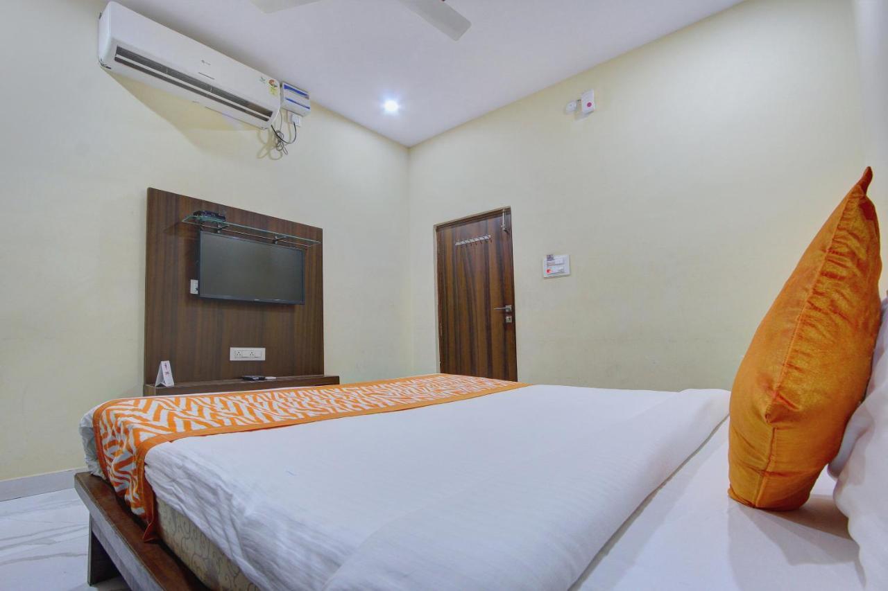 Oyo 7627 Royal Plaza Hotel Hyderabad