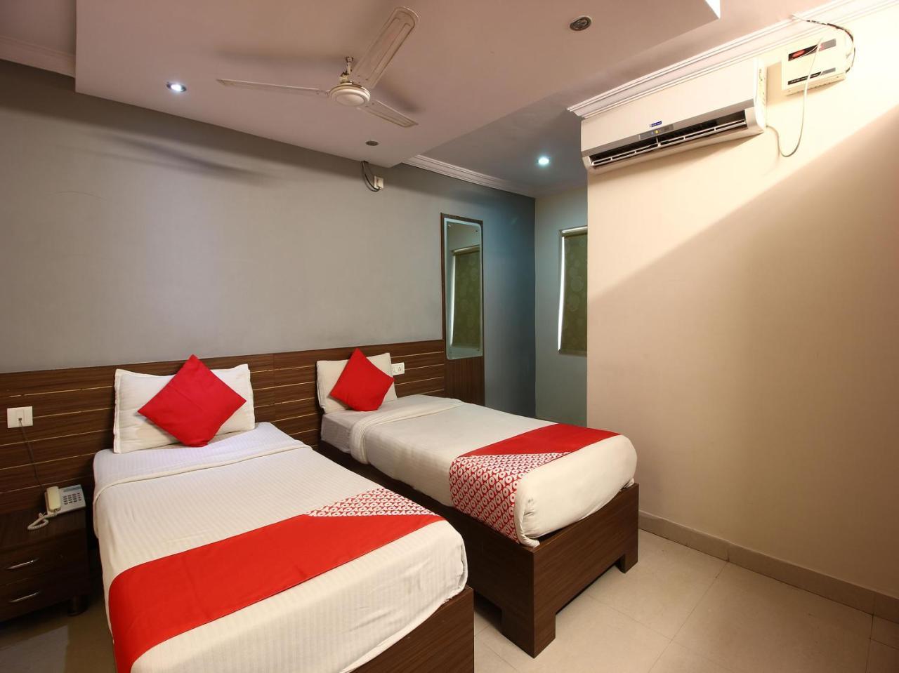 Hotel Oyo 17375 My Place Kondapur Hicc