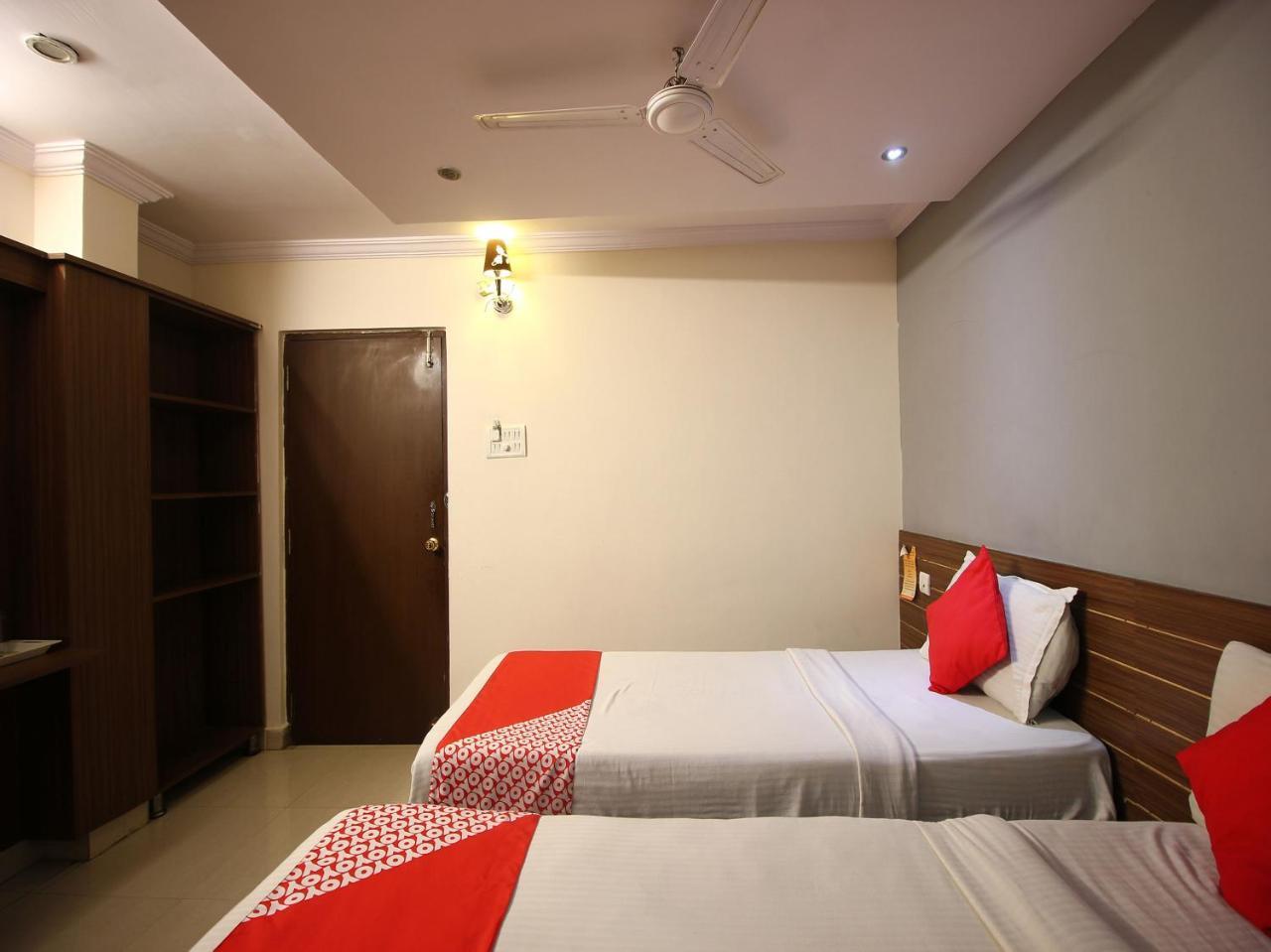 Oyo 17375 My Place Kondapur Hicc Hotel