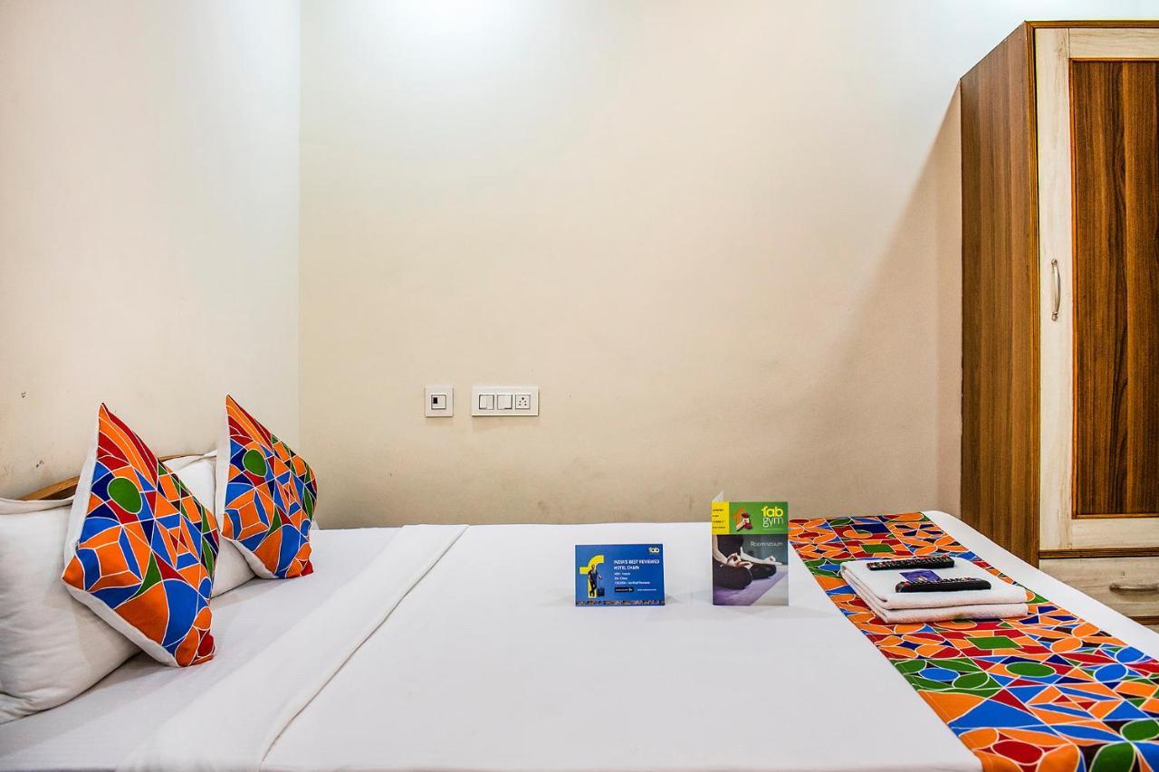 Fabexpress Sri Lakshmi Deluxe Sivarampalli Hotel 3*