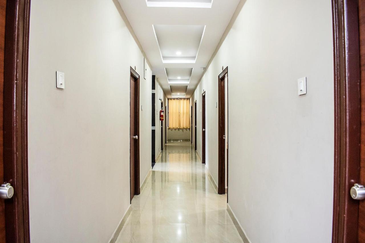 Fabexpress Sri Lakshmi Deluxe Sivarampalli Hotel