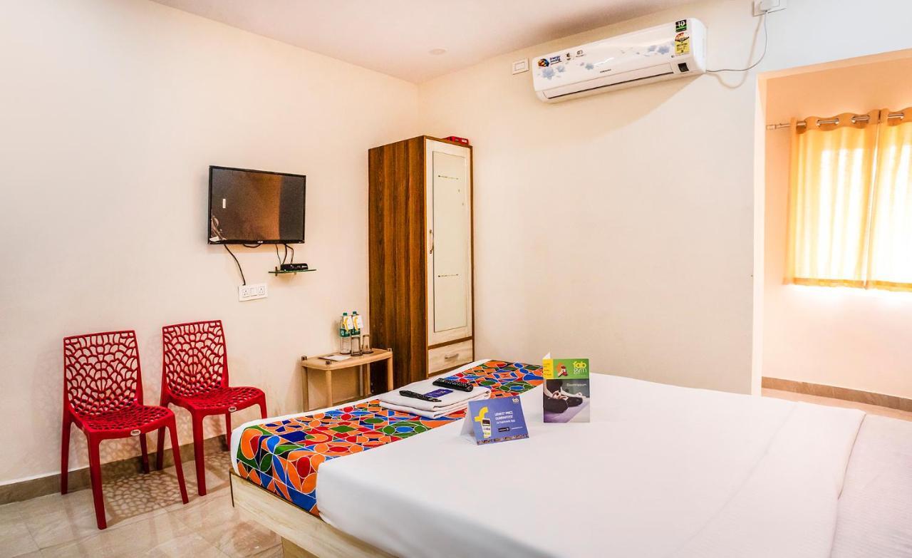 Fabexpress Sri Lakshmi Deluxe Sivarampalli Hotel 3*