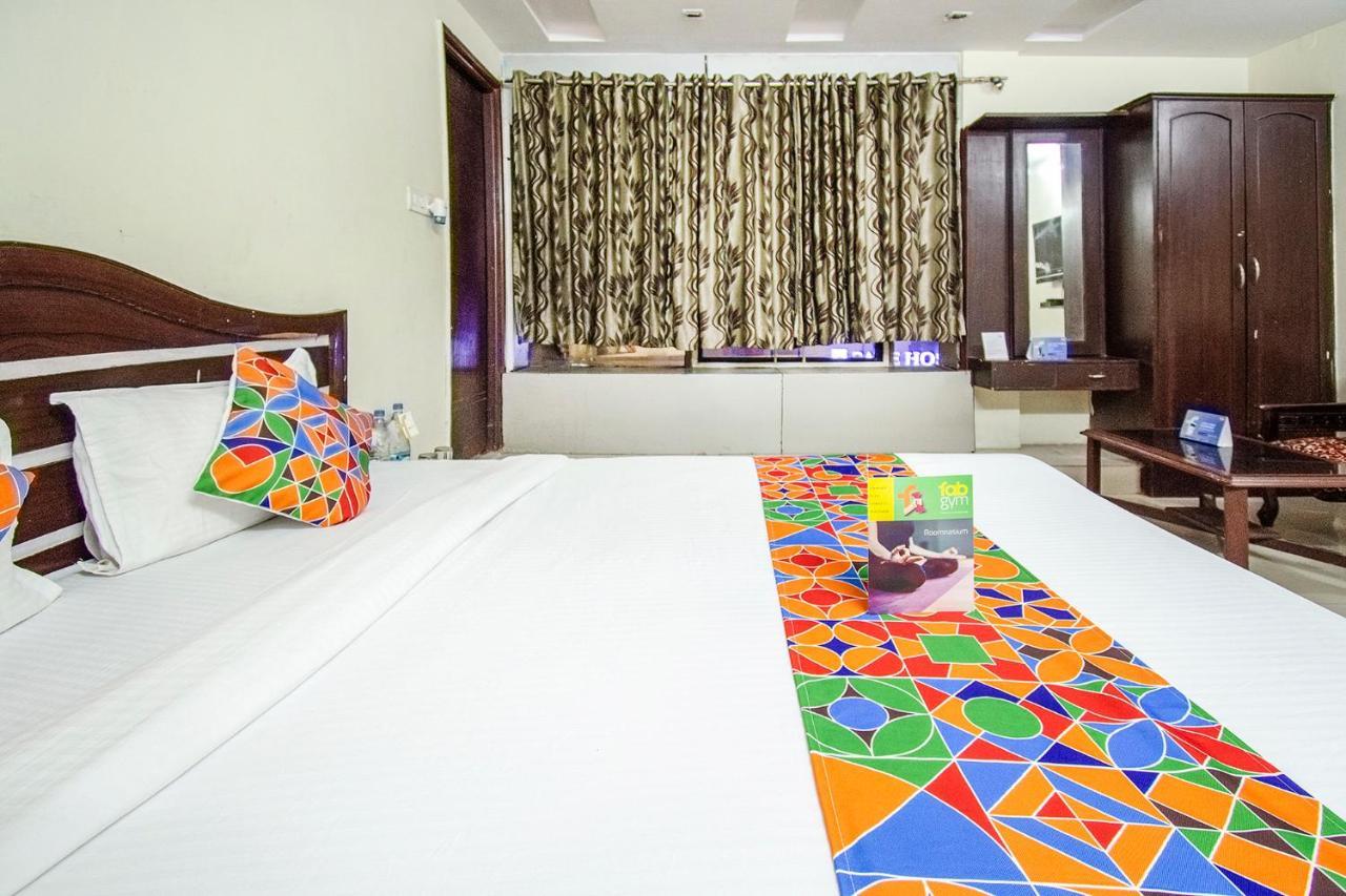 Fabhotel Pride Banjara 3*