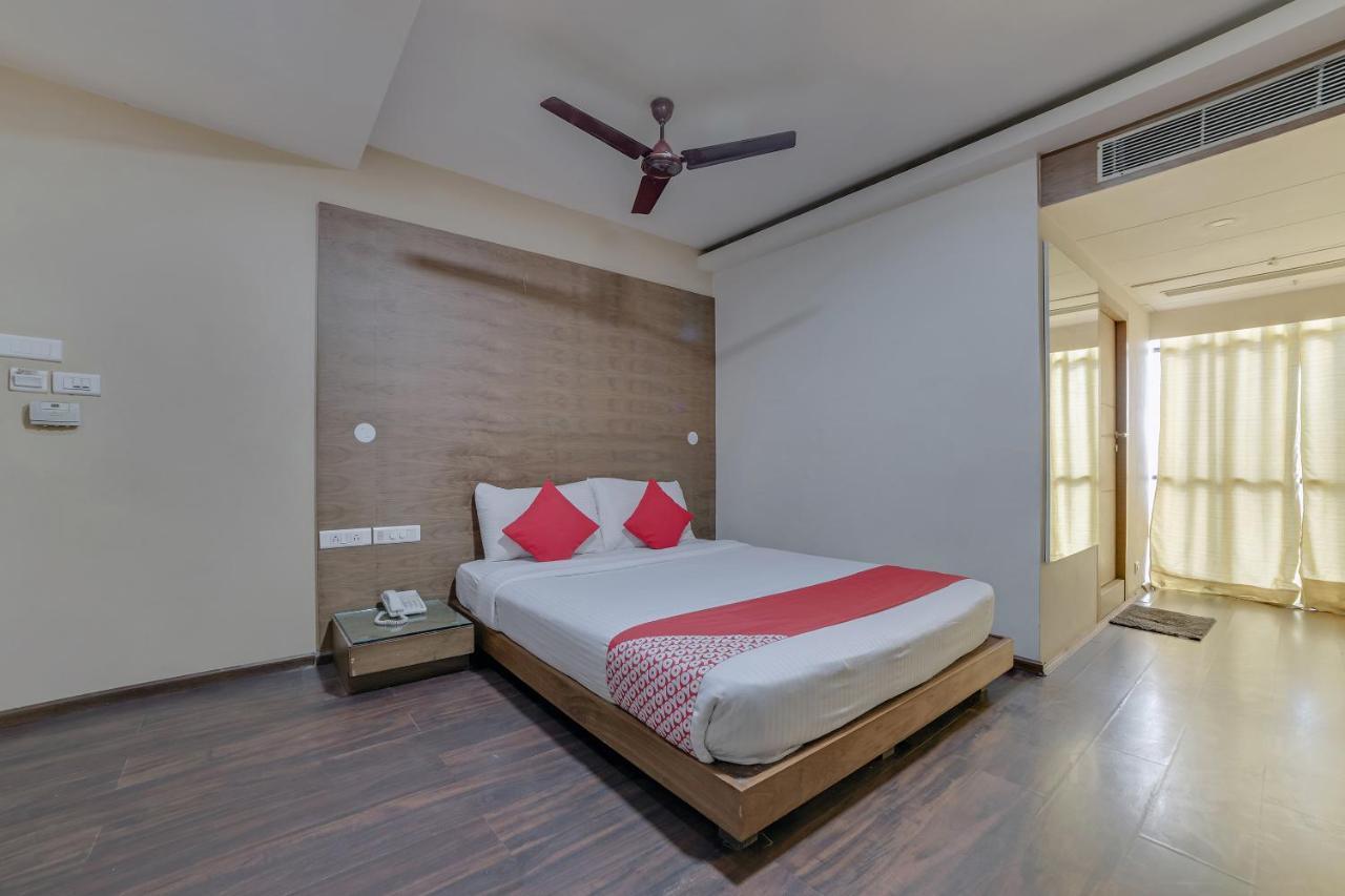 Oyo Flagship 401 Yosufguda Ameerpet Hotel 3*