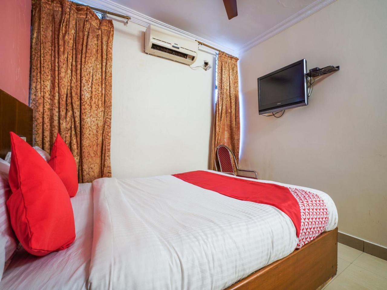 Oyo 18310 Adda Concept Hotel Hyderabad