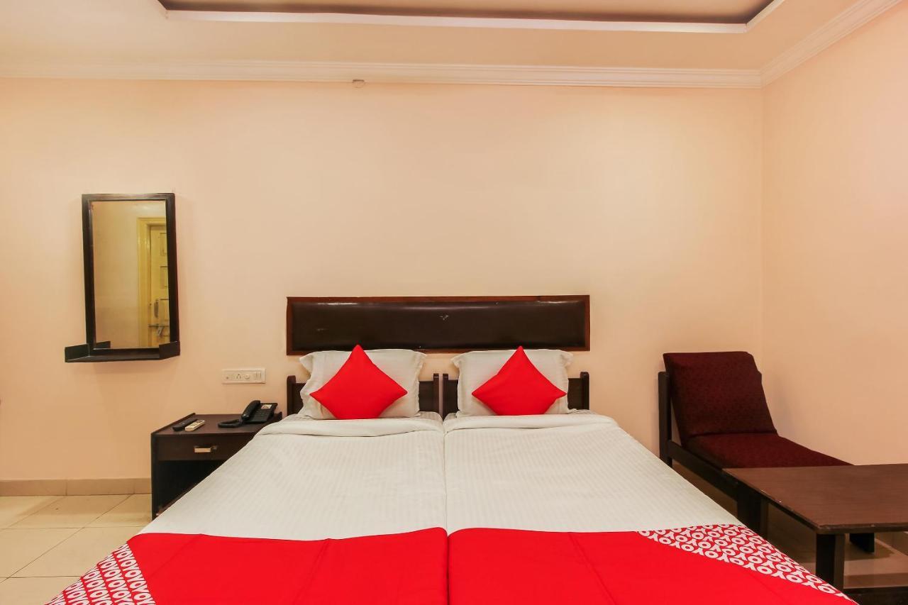 Oyo 18591 Samrat Hotel Hyderabad