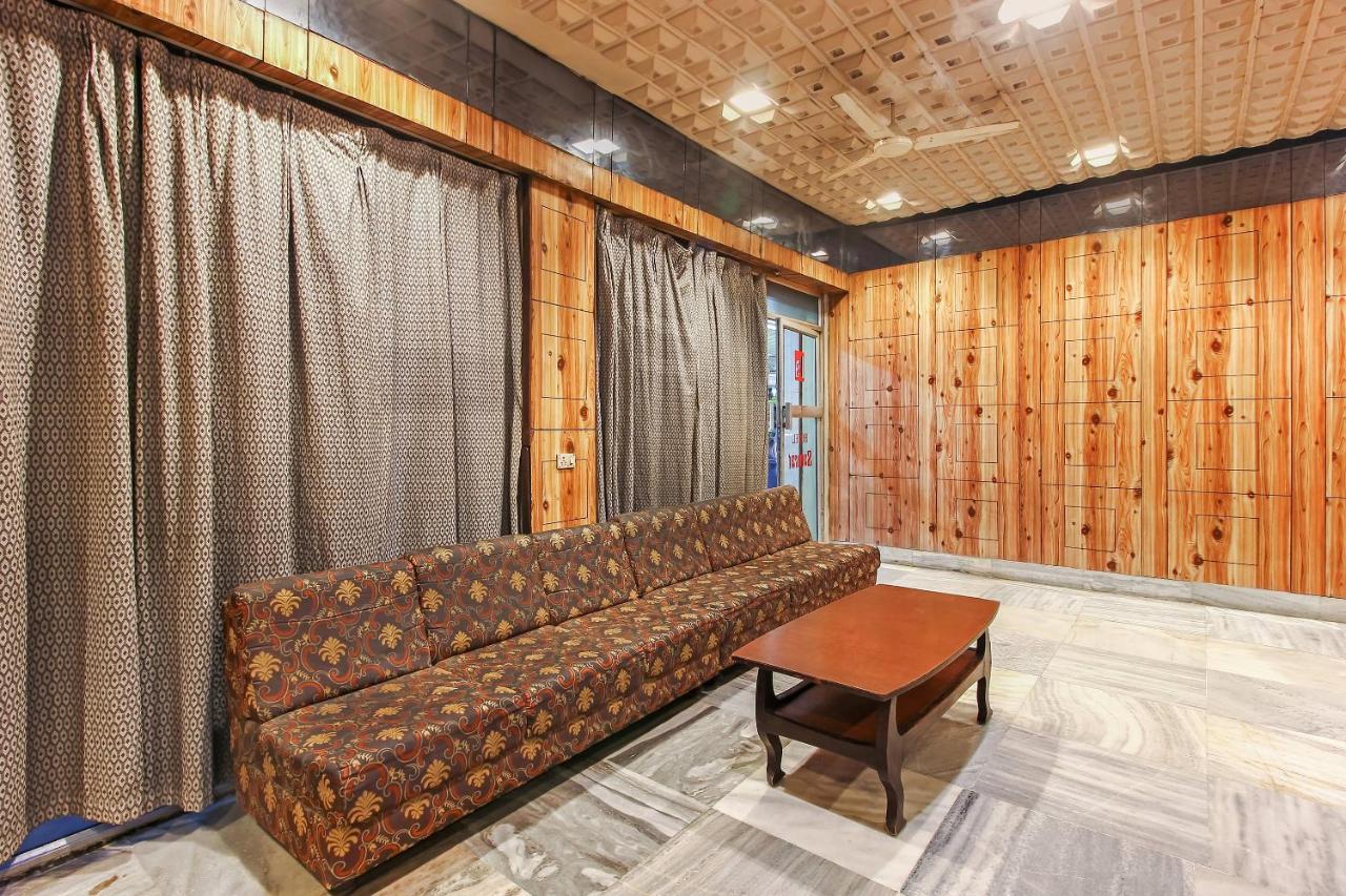 Hotel Oyo 18591 Samrat Hyderabad