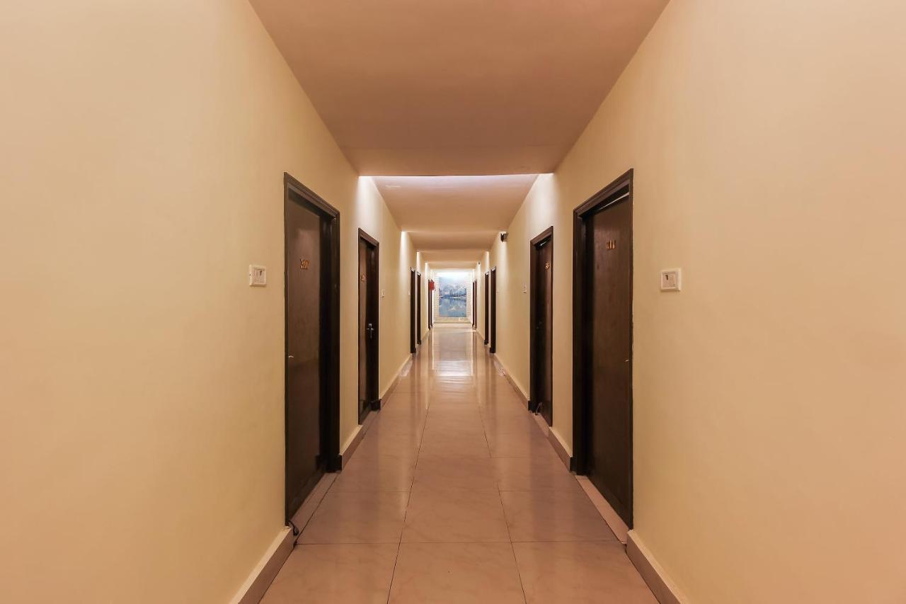 Hotel Oyo 18591 Samrat Hyderabad