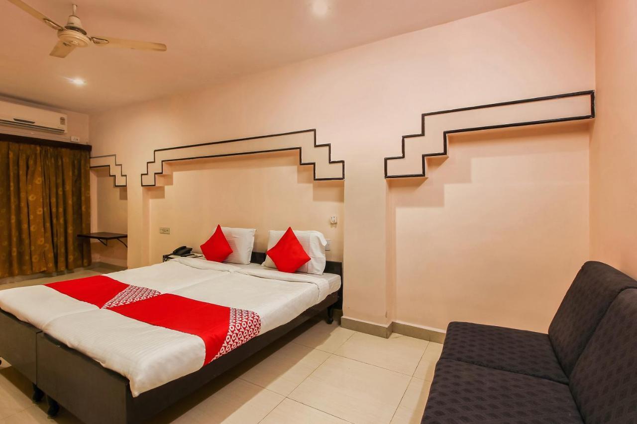 Oyo 18591 Samrat Hotel Hyderabad