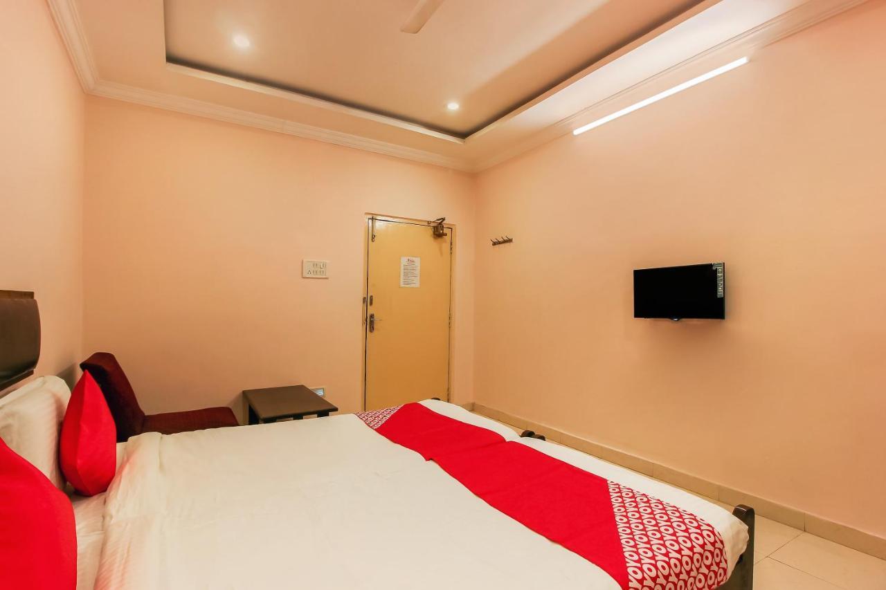 Hotel Oyo 18591 Samrat Hyderabad