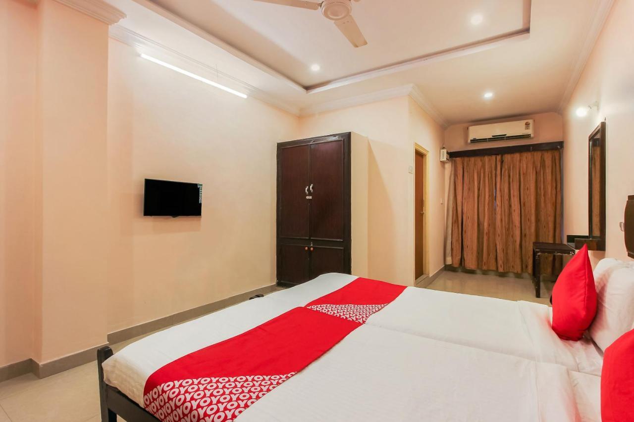 Hotel Oyo 18591 Samrat Hyderabad