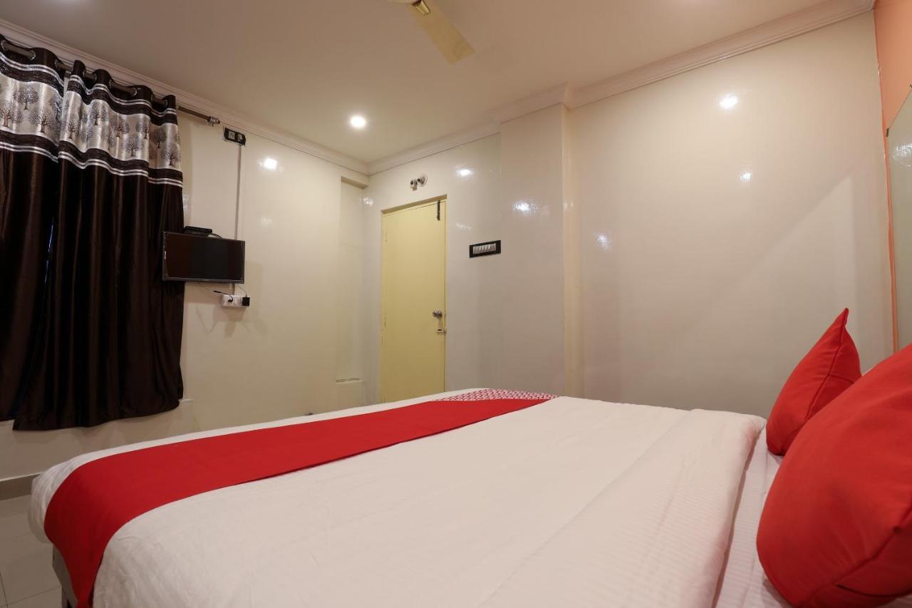 Oyo 15753 Vishnu Priya Residency Hotel Hyderabad