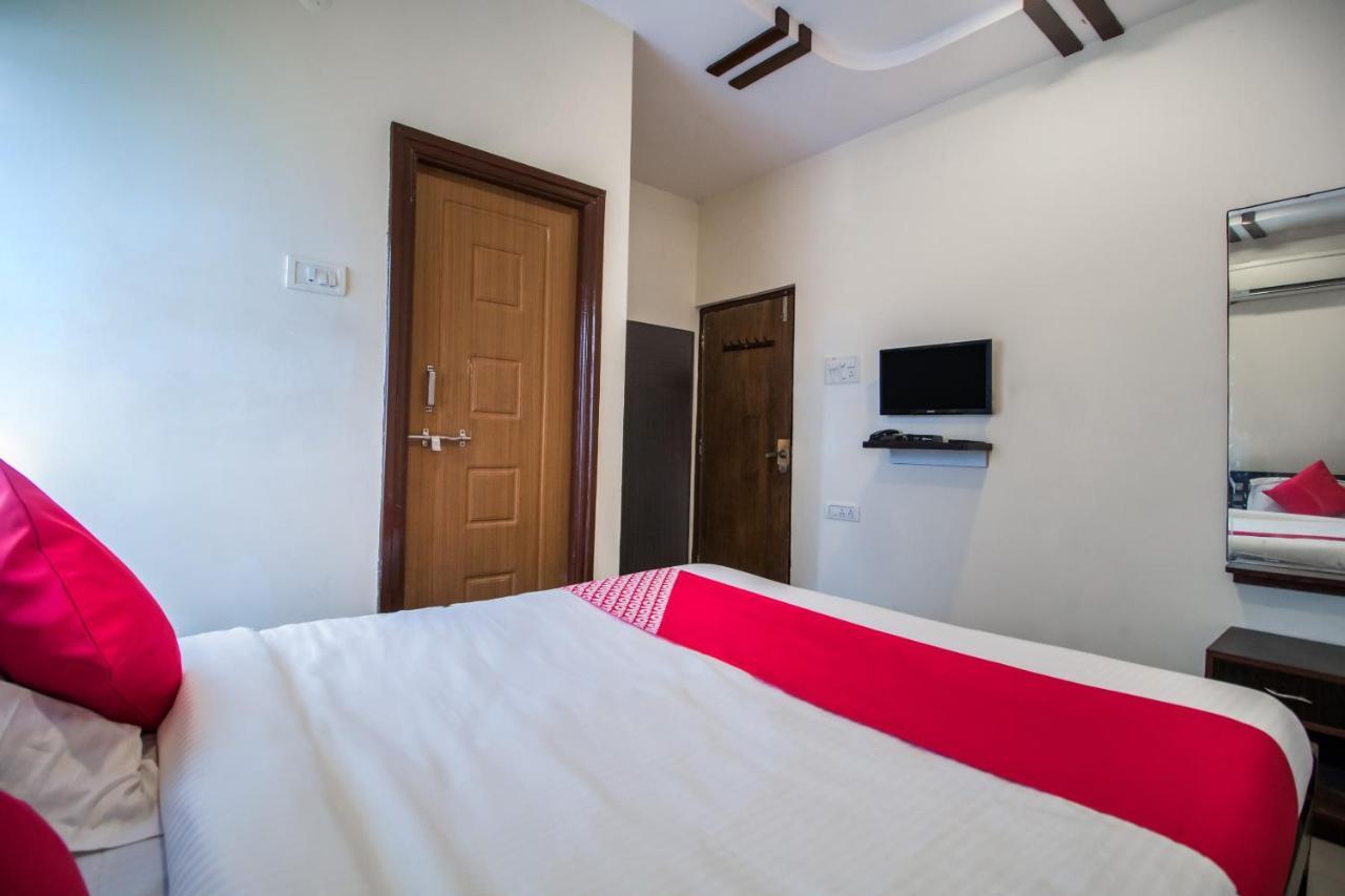 Oyo 15739 Grand Brundavan Hotel