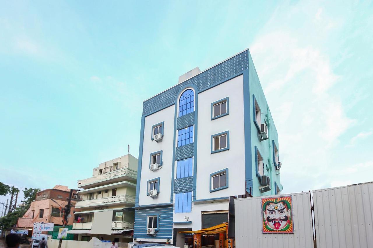 Hotel Oyo 18725 Sr Grand