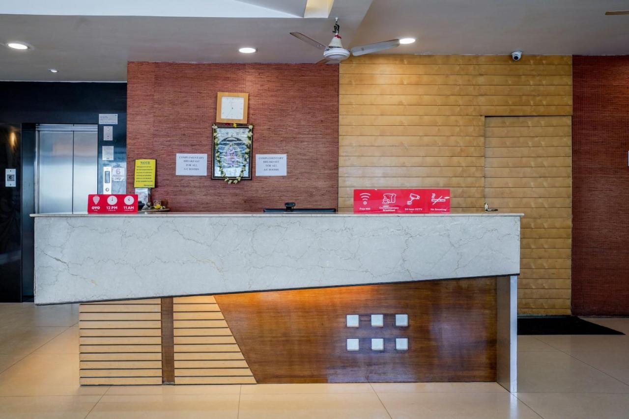 Oyo 18591 Samrat Hotel 3*
