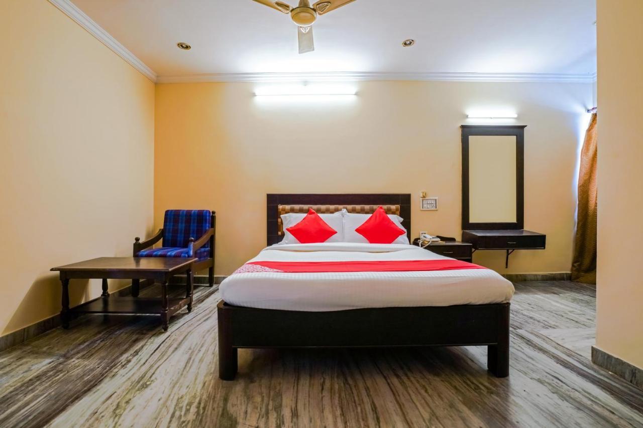 Oyo 18591 Samrat Hotel Hyderabad