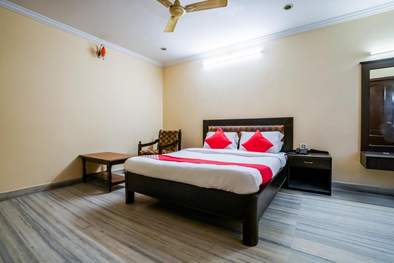 Oyo 18591 Samrat Hyderabad