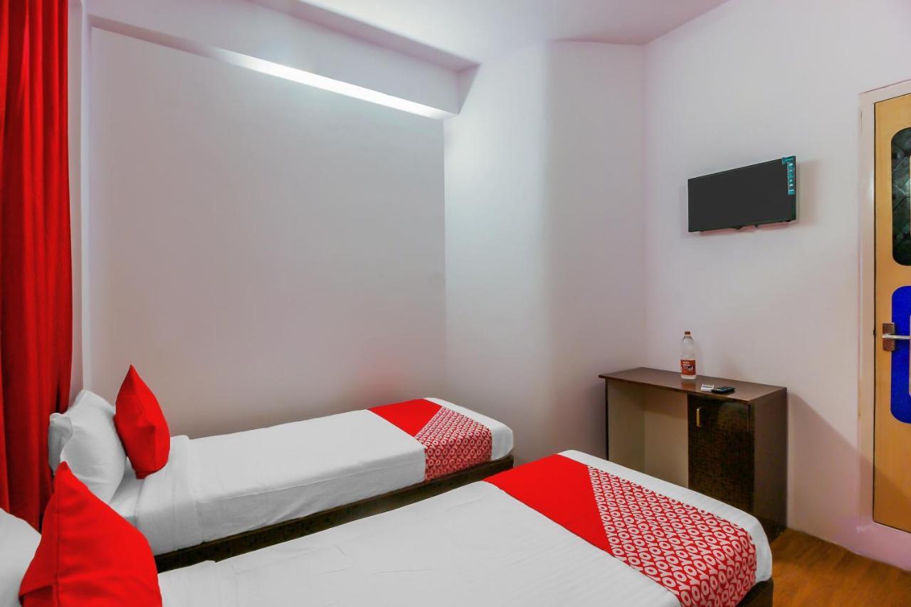 Oyo 17168 Hz Hotel