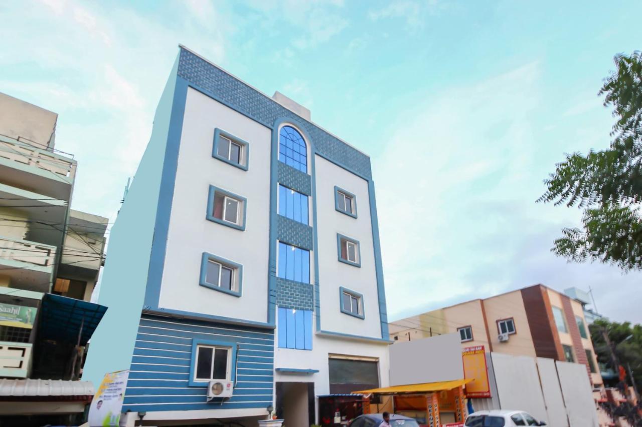 Hotel Oyo 18725 Sr Grand