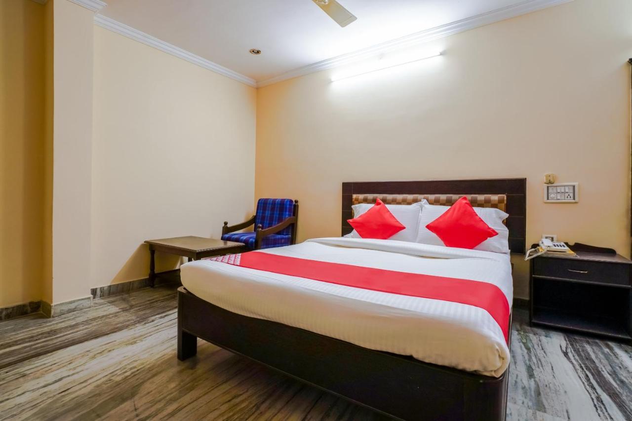 Oyo 18591 Samrat Hyderabad