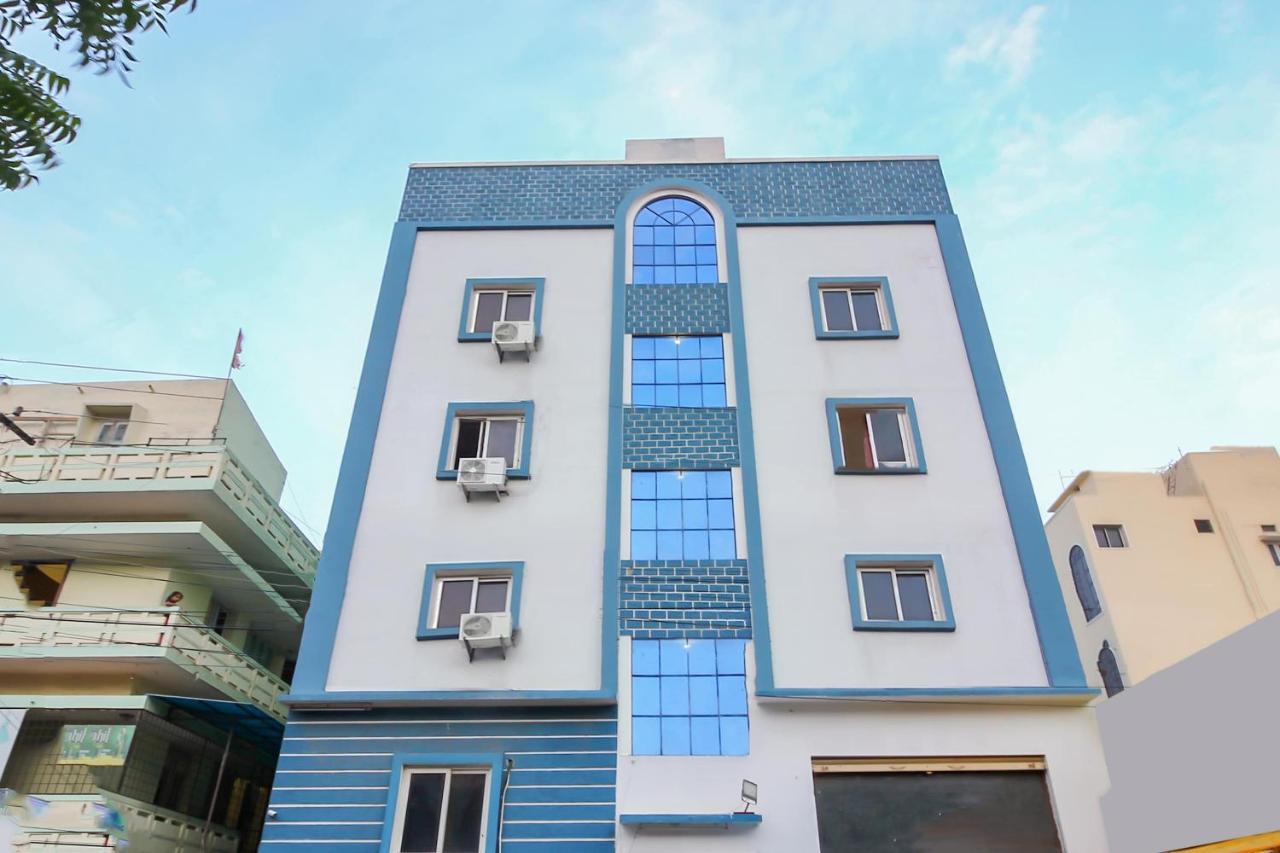 Hotel Oyo 18725 Sr Grand Hyderabad