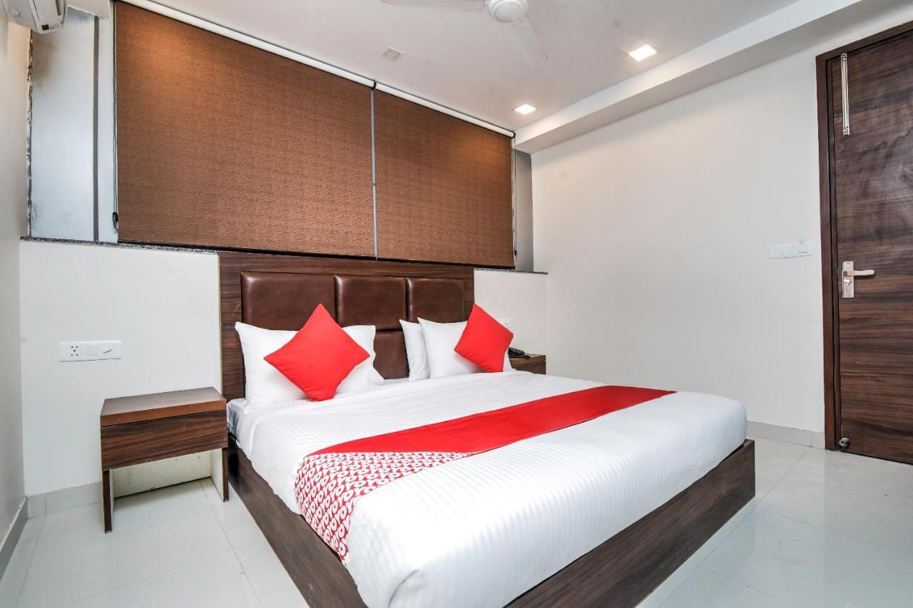 Oyo 23191 Flagship Raj Madan Ameerpet Hotel 3*