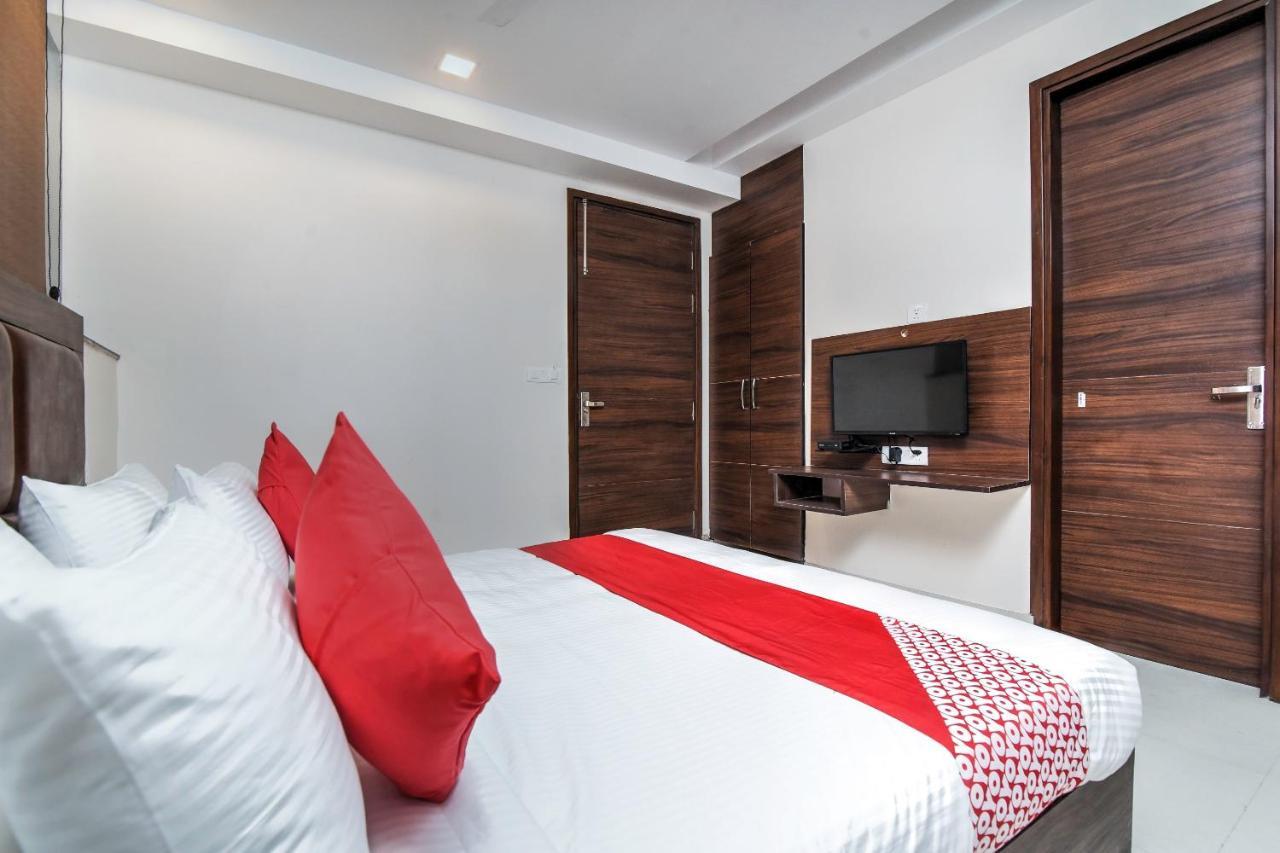 Hotel Oyo 23191 Flagship Raj Madan Ameerpet 3*
