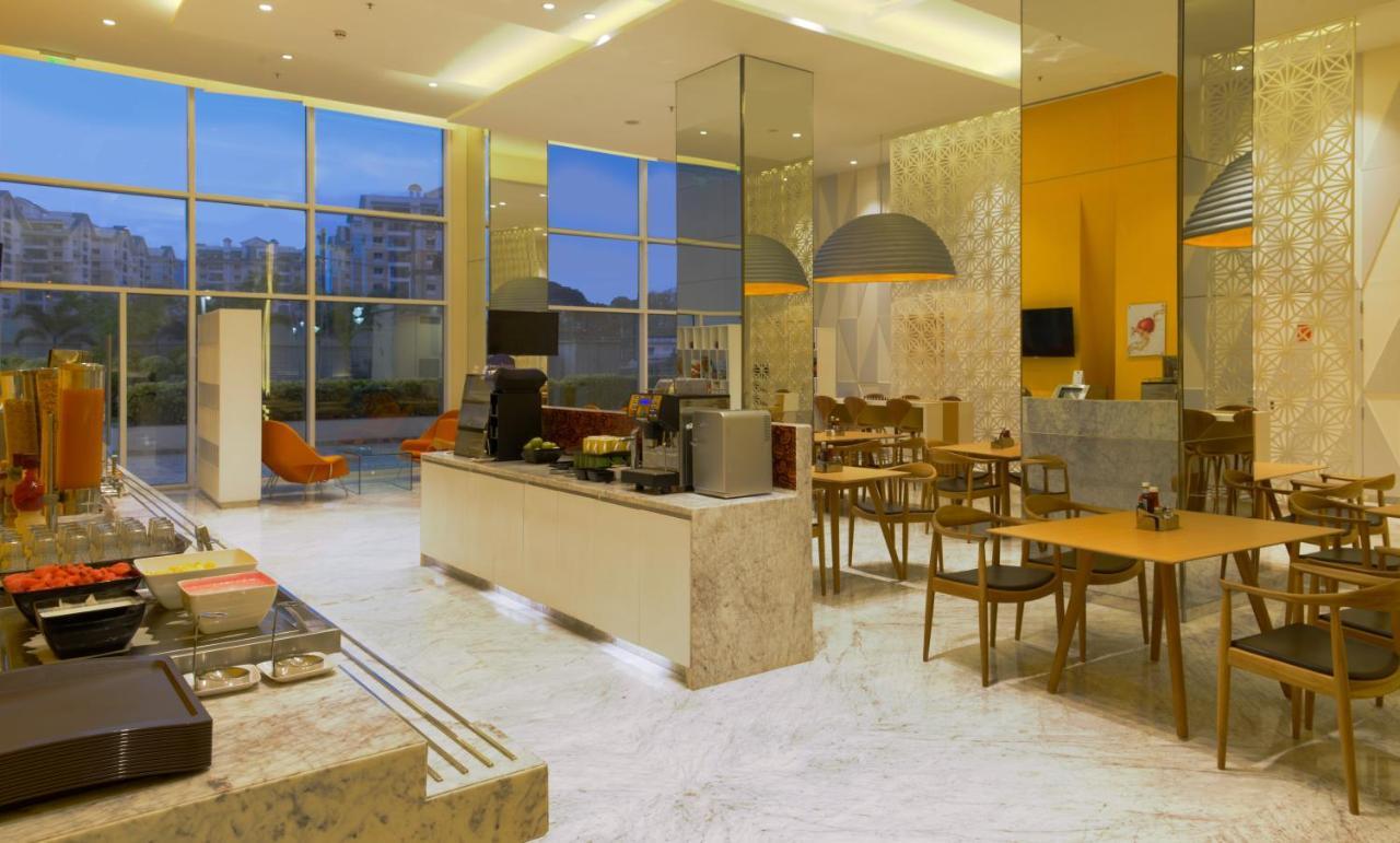 Duet , Hotel