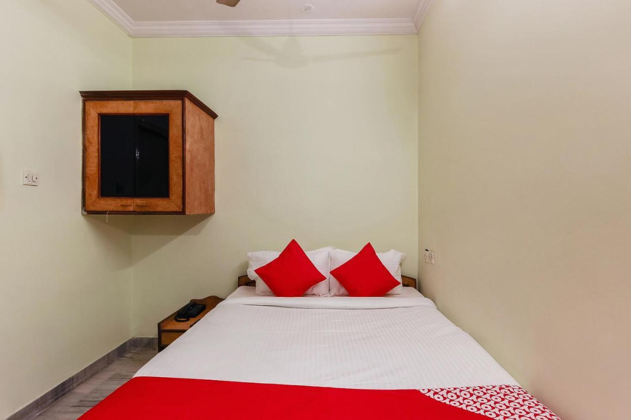 Hotel Oyo 23191 Flagship Raj Madan Ameerpet